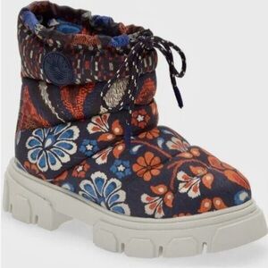 Farm Rio Printed Lug Sole Puffer Boot 8 1/2